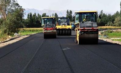 公路路面工程攤鋪技術(shù)以及如何控制攤鋪質(zhì)量