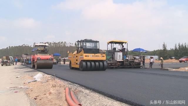 漳州東山縣冬古作業區疏港公路二期工程進入路面瀝青施工