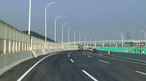 春節前通車 龍文 龍海快速公路完成鋪瀝青了